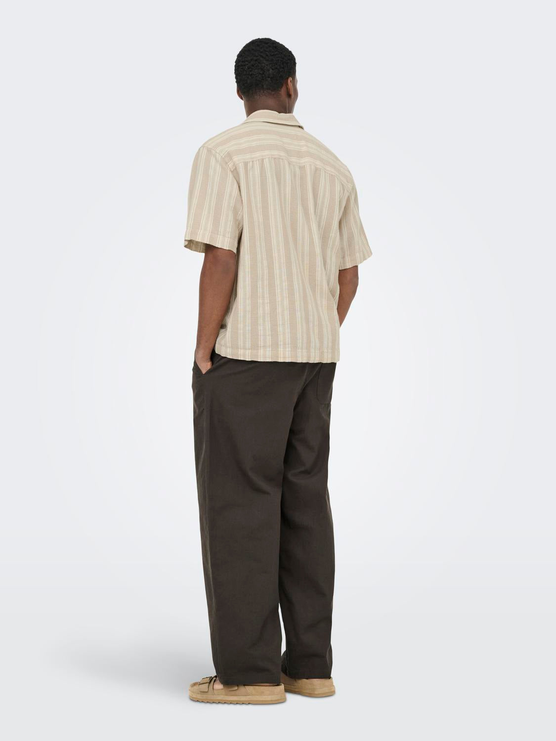 model_shot-back